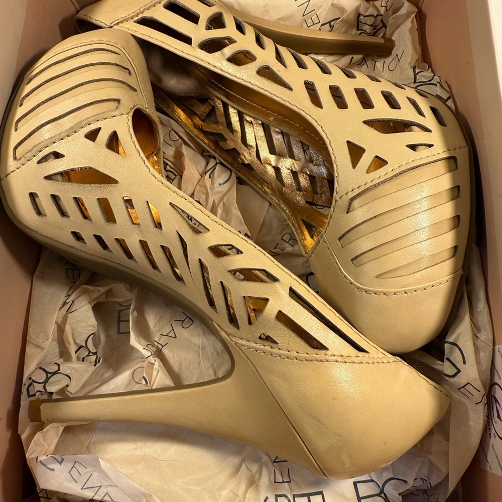 Elegant Cutout High Heels - Tan - Picture 8 of 8